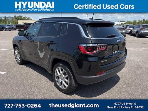 2022 Jeep Compass Latitude Lux