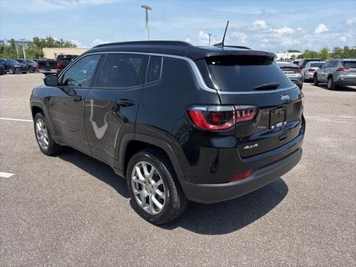 2022 Jeep Compass Latitude Lux
