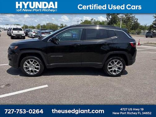 2022 Jeep Compass Latitude Lux