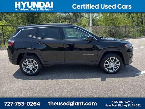 2022 Jeep Compass Latitude Lux