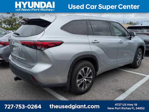 Celestial Silver Metallic 2020 Toyota Highlander XLE