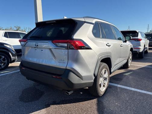 2021 Toyota RAV4 Hybrid XLE