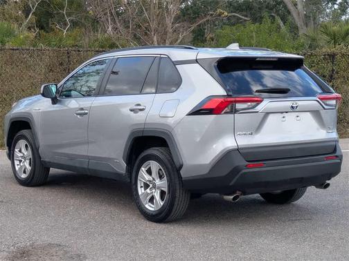 2021 Toyota RAV4 Hybrid XLE