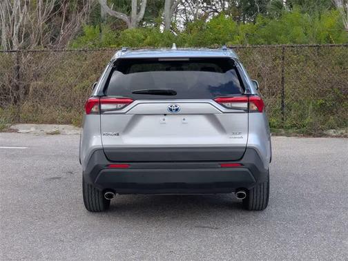 2021 Toyota RAV4 Hybrid XLE