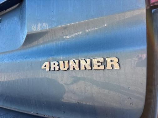 2004 Toyota 4Runner SR5 V8