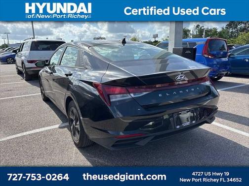 2022 Hyundai ELANTRA SEL