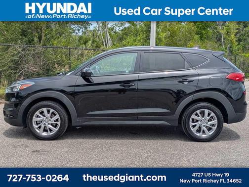 Black Noir Pearl 2021 Hyundai TUCSON SE