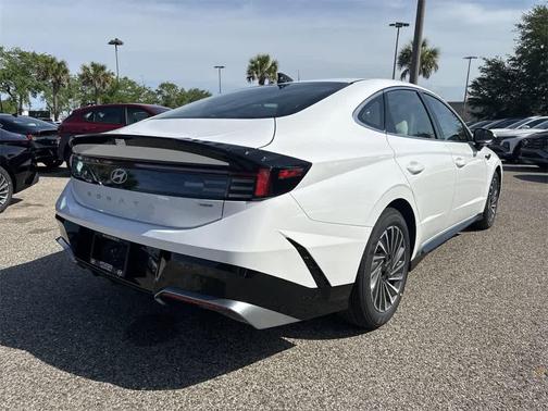 2025 Hyundai SONATA Hybrid SE