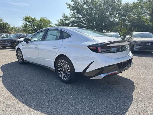 2025 Hyundai SONATA Hybrid SE