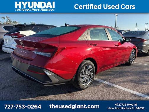 2024 Hyundai ELANTRA SEL