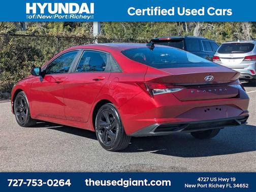 2023 Hyundai ELANTRA SEL
