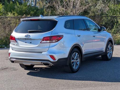 2018 Hyundai SANTA FE SE