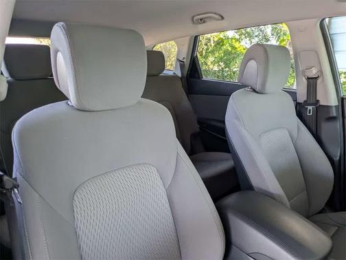 2018 Hyundai SANTA FE SE