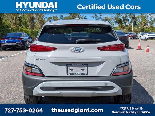 2022 Hyundai KONA SEL