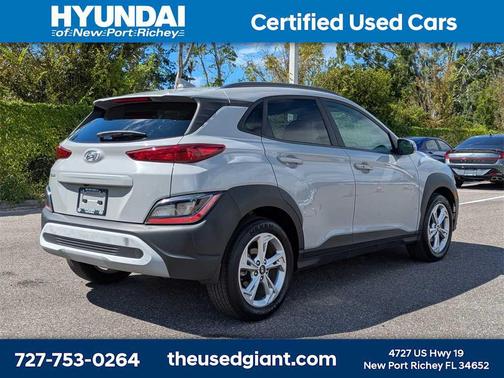 2022 Hyundai KONA SEL