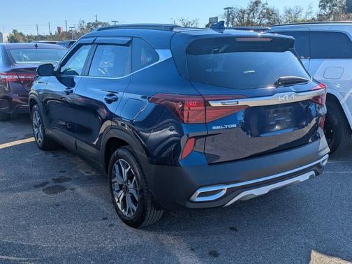 2023 Kia Seltos EX