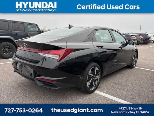 2023 Hyundai ELANTRA SEL