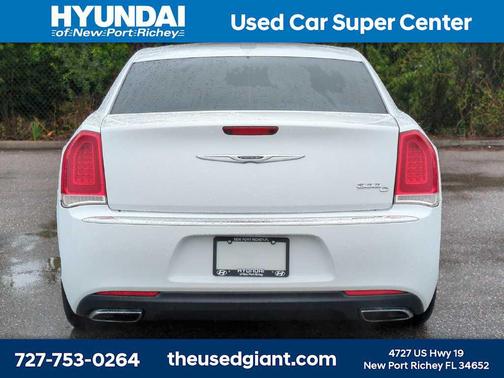 Bright White Clearcoat 2016 Chrysler 300C Base