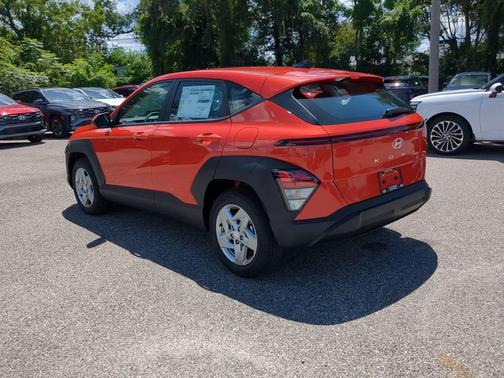 2026 Hyundai KONA SE