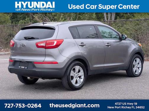 Mineral Silver 2011 Kia Sportage LX