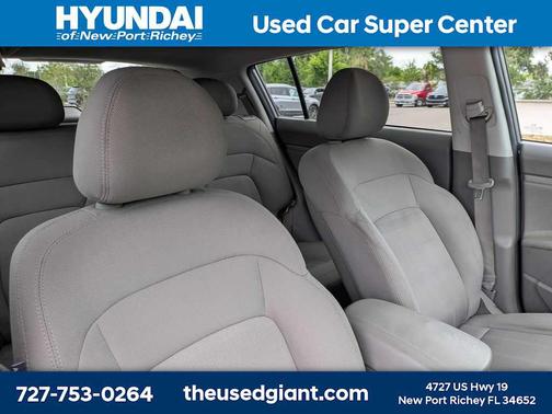 Mineral Silver 2011 Kia Sportage LX