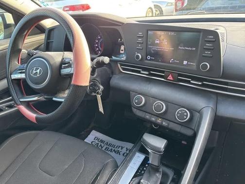 2021 Hyundai ELANTRA SE