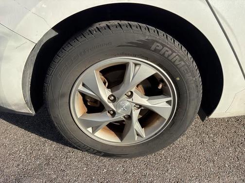 2021 Hyundai ELANTRA SE