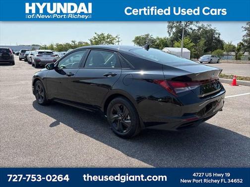2023 Hyundai ELANTRA SEL