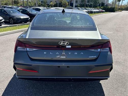 2025 Hyundai ELANTRA Limited