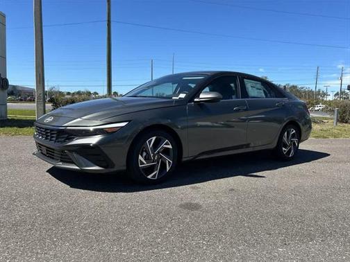 2025 Hyundai ELANTRA Limited