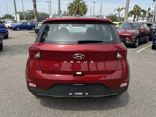 2025 Hyundai VENUE SEL