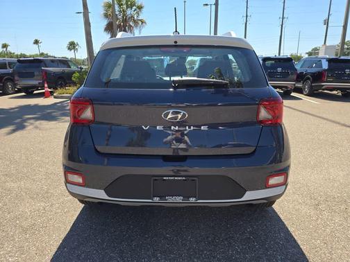 Denim w/White Roof 2026 Hyundai VENUE SEL w/Two-Tone Roof