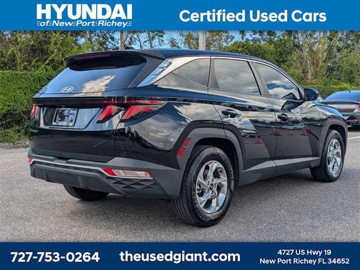 2022 Hyundai TUCSON SE