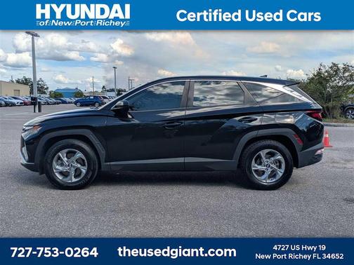 2022 Hyundai TUCSON SE