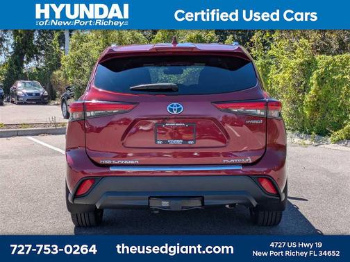 2021 Toyota Highlander Hybrid Platinum