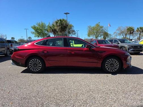 2025 Hyundai SONATA Hybrid Limited