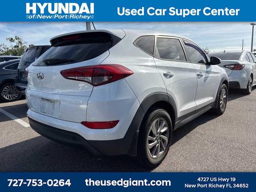 2017 Hyundai TUCSON SE