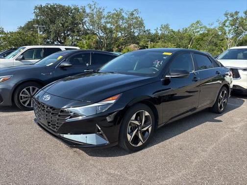 2023 Hyundai ELANTRA Limited