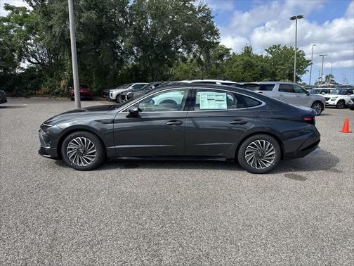 2025 Hyundai SONATA Hybrid Limited