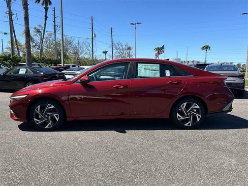 2025 Hyundai ELANTRA Limited