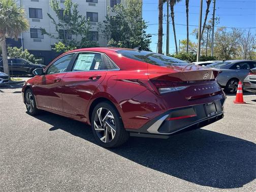 2025 Hyundai ELANTRA Limited