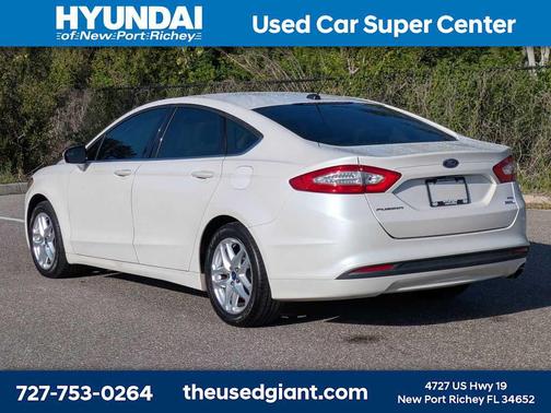 White Platinum Tri-Coat Metallic 2014 Ford Fusion SE