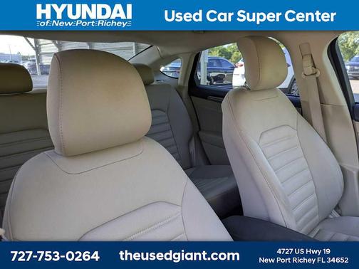 White Platinum Tri-Coat Metallic 2014 Ford Fusion SE