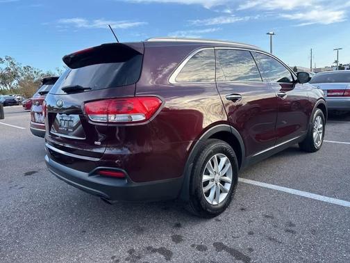 2017 Kia Sorento LX