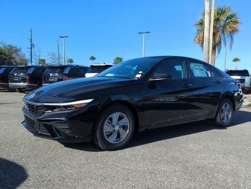 Abyss Black 2026 Hyundai ELANTRA SE
