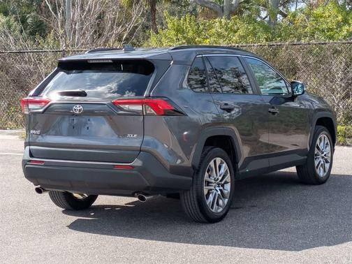 2022 Toyota RAV4 XLE Premium