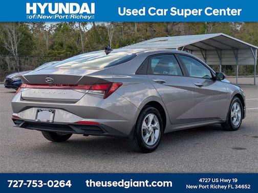 2023 Hyundai ELANTRA SE