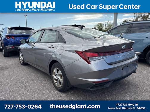 2023 Hyundai ELANTRA SE