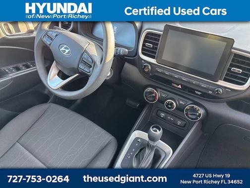 2023 Hyundai VENUE SE