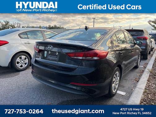 2017 Hyundai ELANTRA SE
